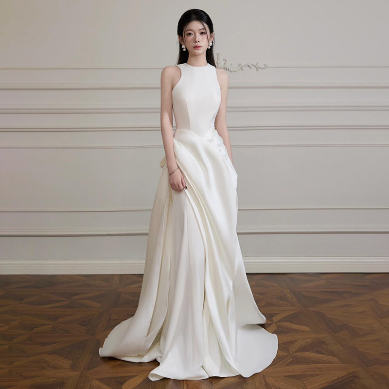 French-style Strapless Lightweight Wedding Dress Chic And Luxe Satin