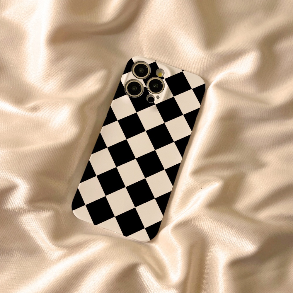 Black And White Minimalist Diamond Patterned Case With Precision Cutouts