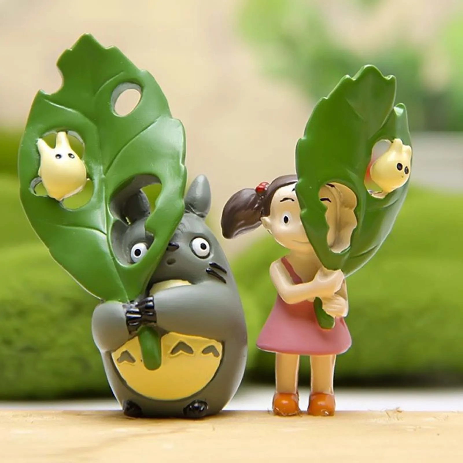 1-Pack Cute Desktop Decoration Totoro Figurine Holding Leaf Totoro Ornament for Living…
