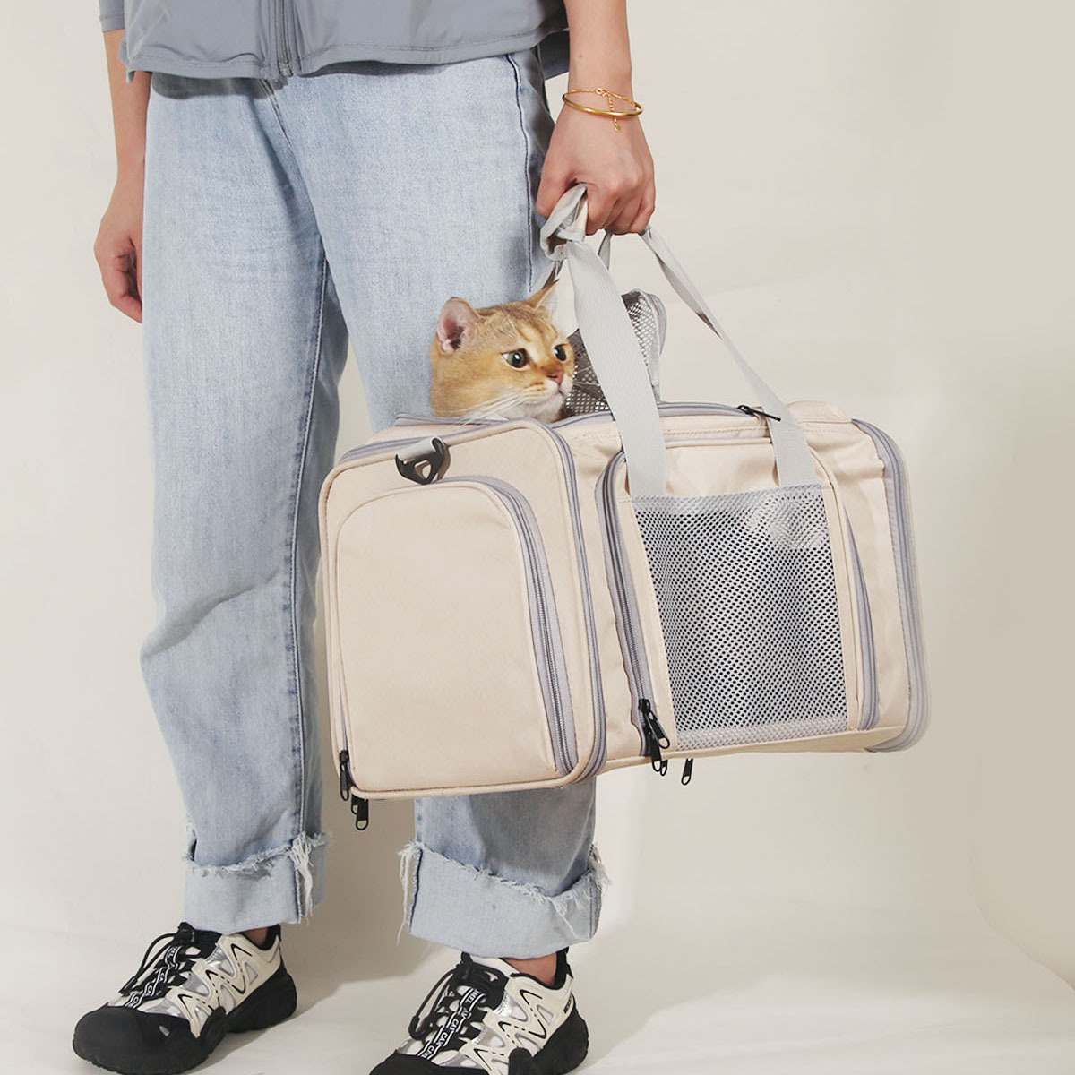 Portable Outdoor Cat Carrier, Summer Breathable Expandable Pet Bag, Lightweight…