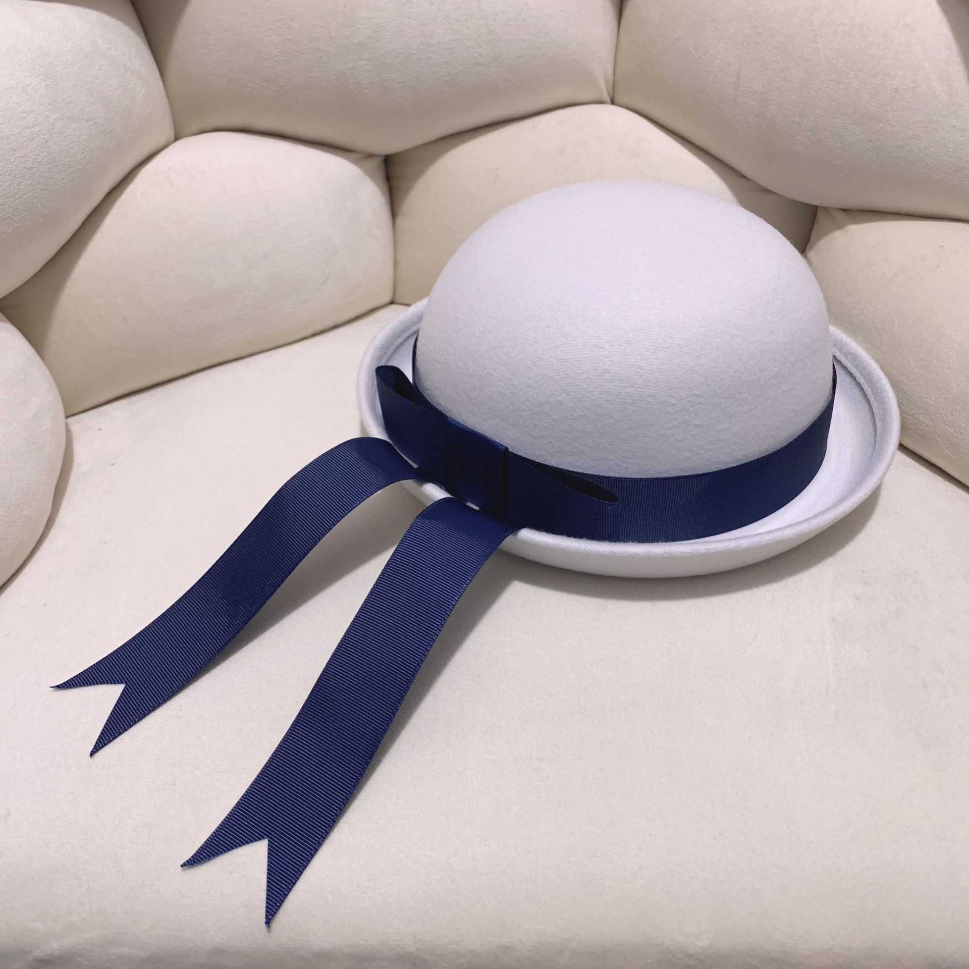 Woolen Preppy-style Hat With A Bow And Ribbon