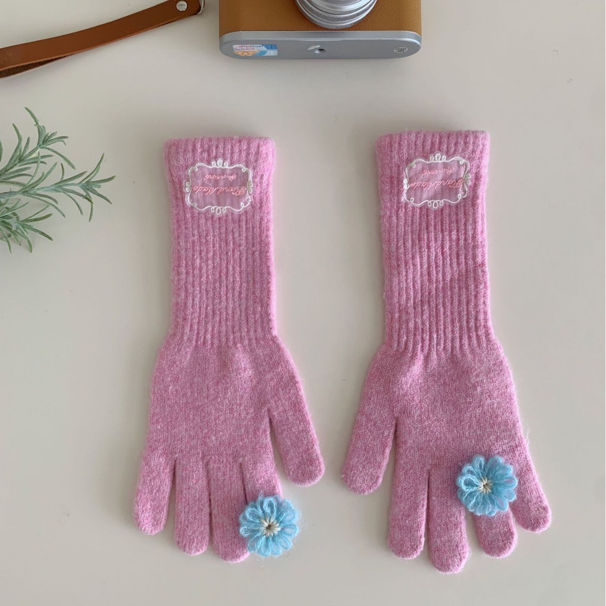 Women's Winter Lace Flower Knitted Gloves