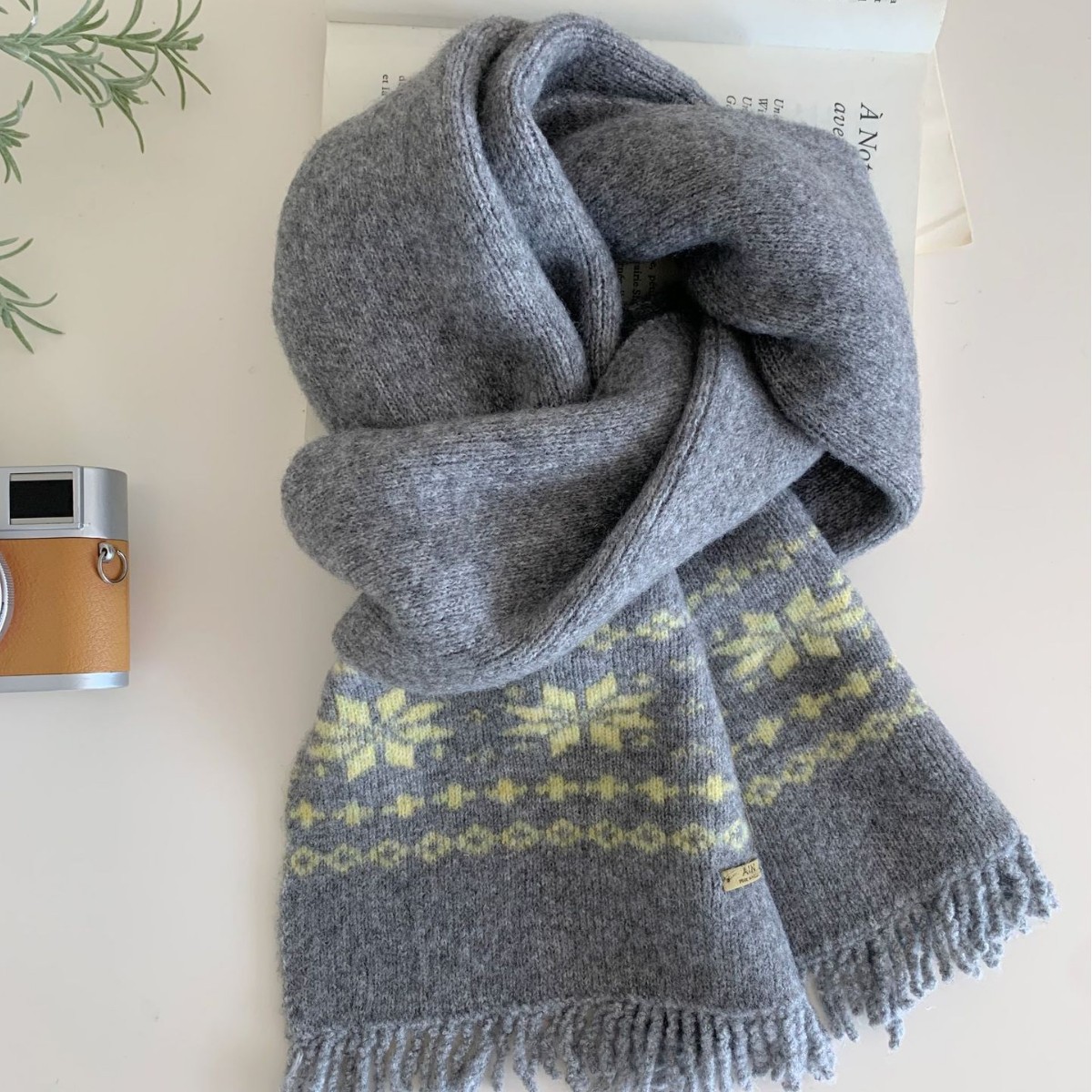 Fair Isle Wind-pattern Gray Knitted Scarf Couples Neck Warmer