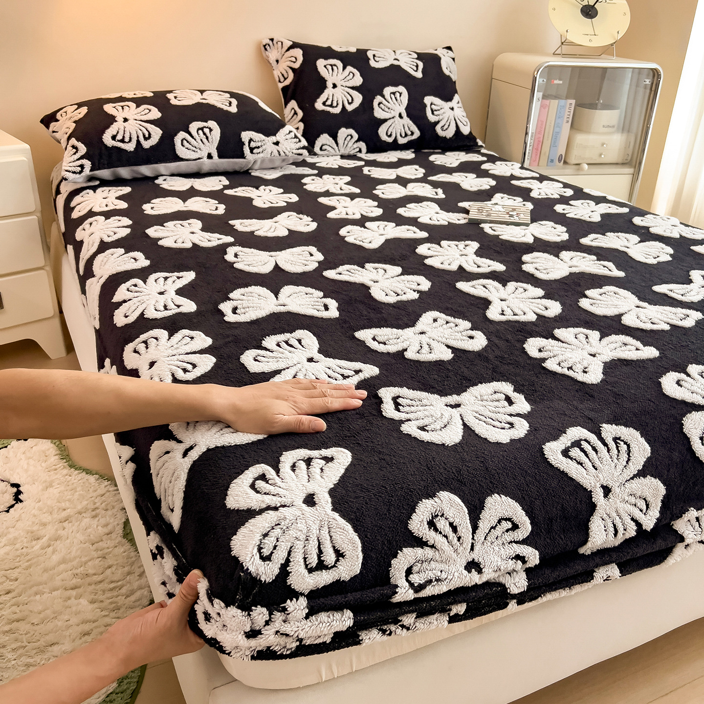 Cationic Snow-velvet Fitted Sheet With Winter Fleece Lining