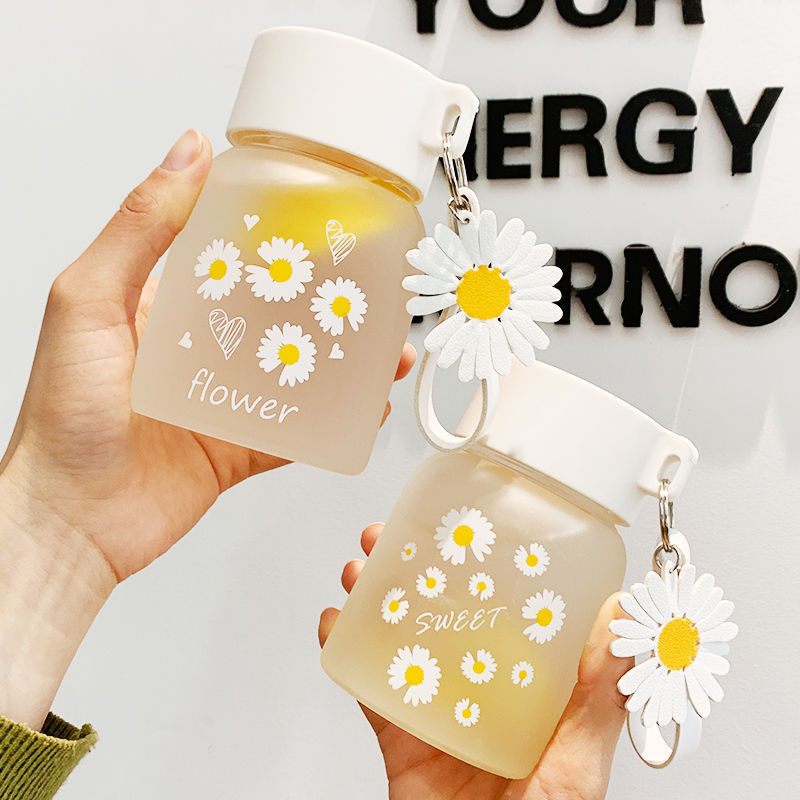 Portable Daisy-patterned Glass Cup