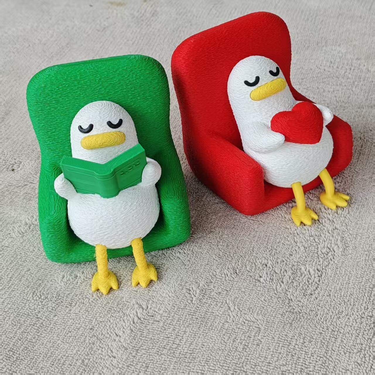 Cute New Best-selling Decorative Reading Duck Toy