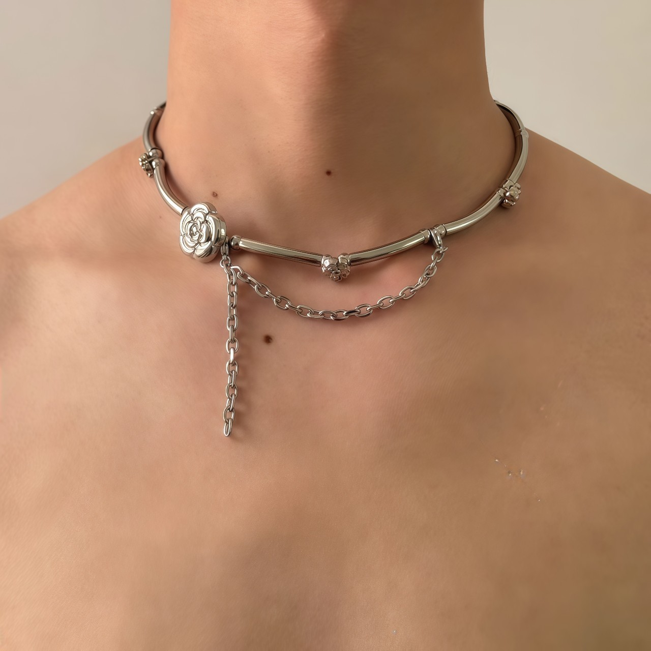Metal Flower And Pearl Mosaic Necklace