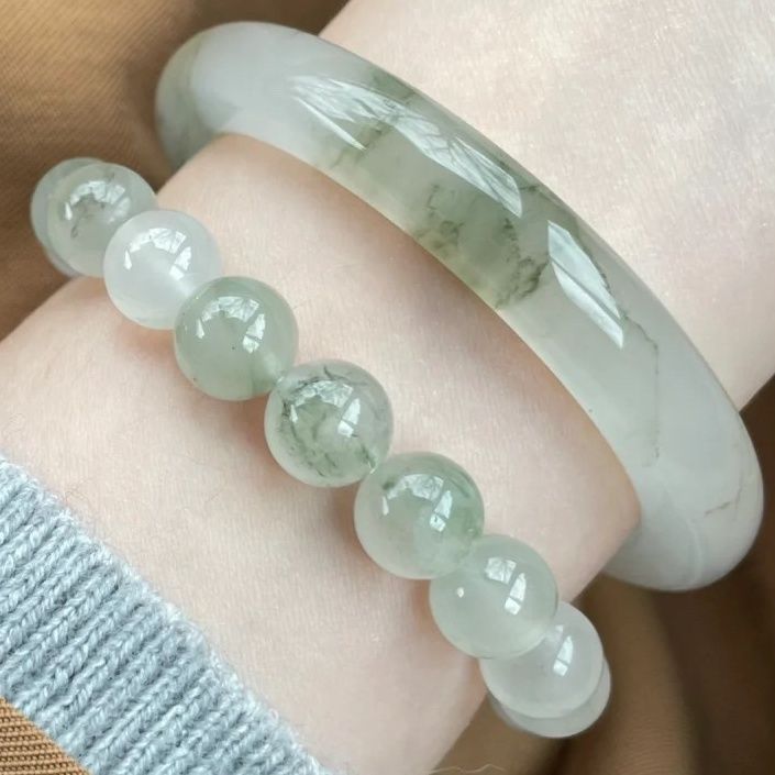 Selling Gold Silk Jade Tianshan Ice Jade Vintage Jewelry Jade Bracelet For Women…
