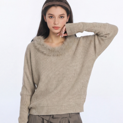 Women's Crew-neck Sweater With Faux Mink Collar Loose-fit Pullover Long-sleeve Top