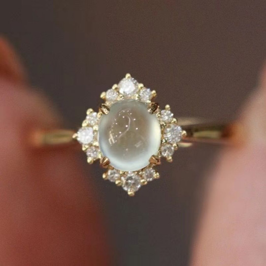 Egg-Shaped Chalcedony Unisex Ring 18K Gold Full Diamond Inlaid Jewelry Open Elegant…