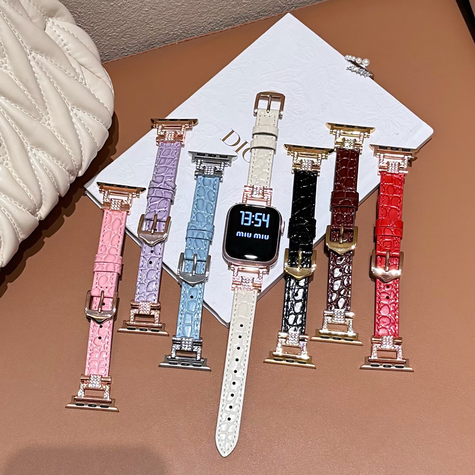 Four-sided Buckle Diamond-encrusted Metal Crocodile-pattern Strap