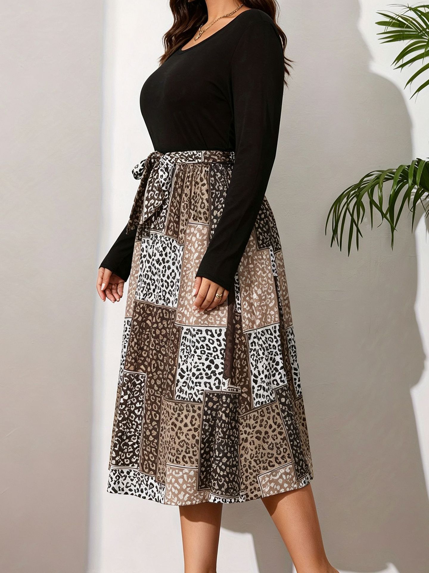Plus-size Patchwork Leopard Print Dress, Round Neck, Long Sleeves, Waist-cinching With…