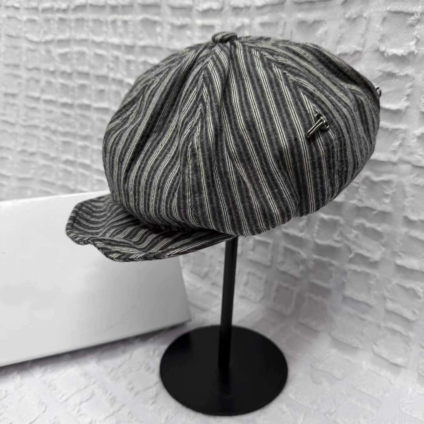 Fashion British Style Vertical Stripe Color-matched Vintage Reporter Hat, Artistic And…