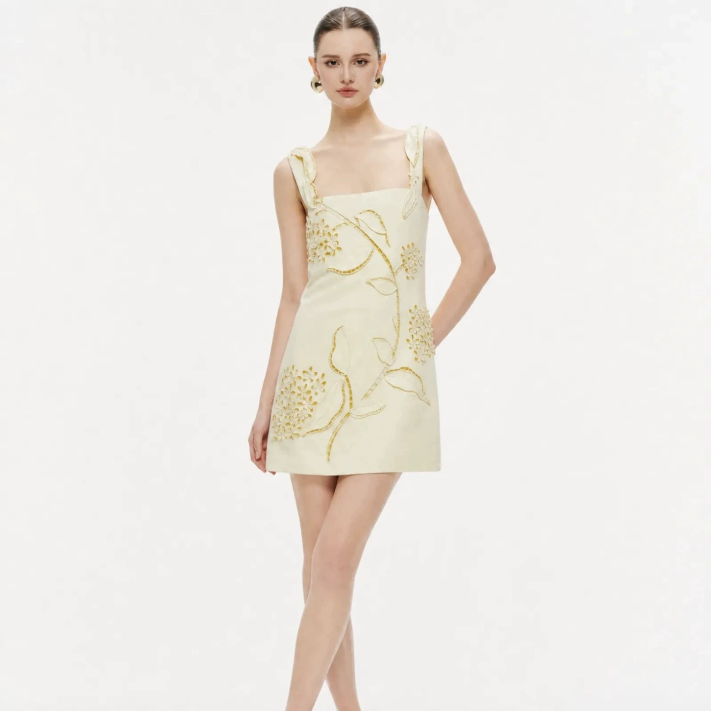 Women's Dimensional Embroidered Dress - Elegant Floral Pattern A-Line Midi Gown for Casual Party Wear