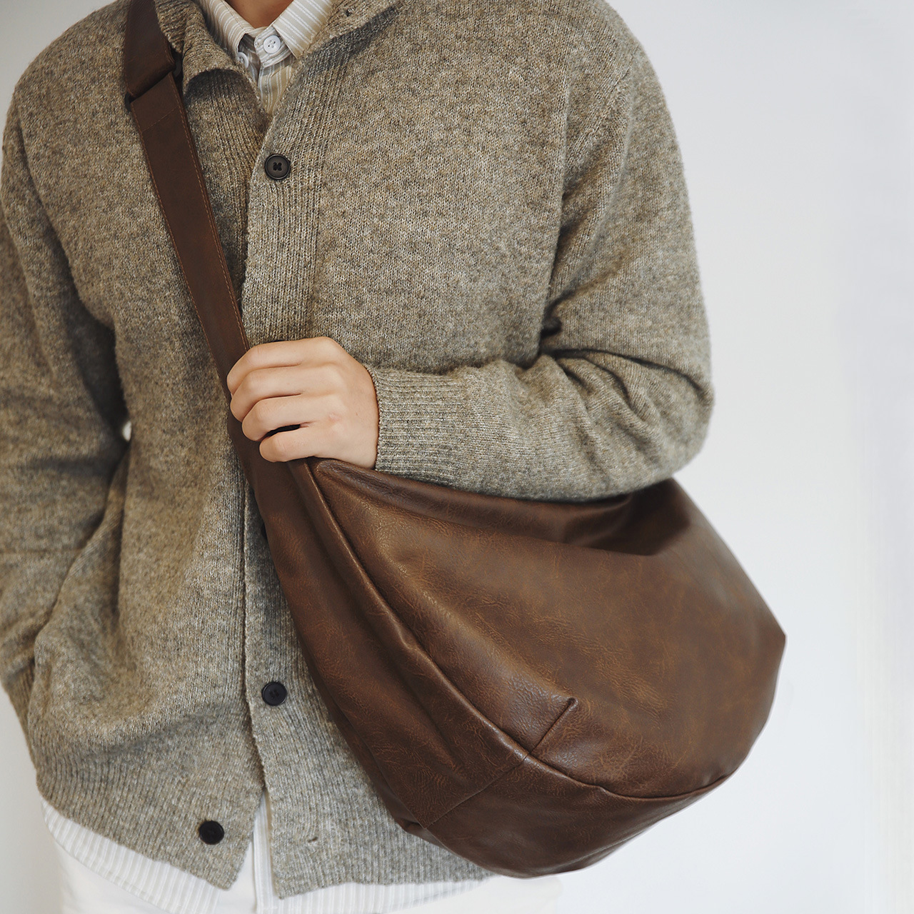 Mens Fashionable Casual Large-Capacity Crossbody Bag