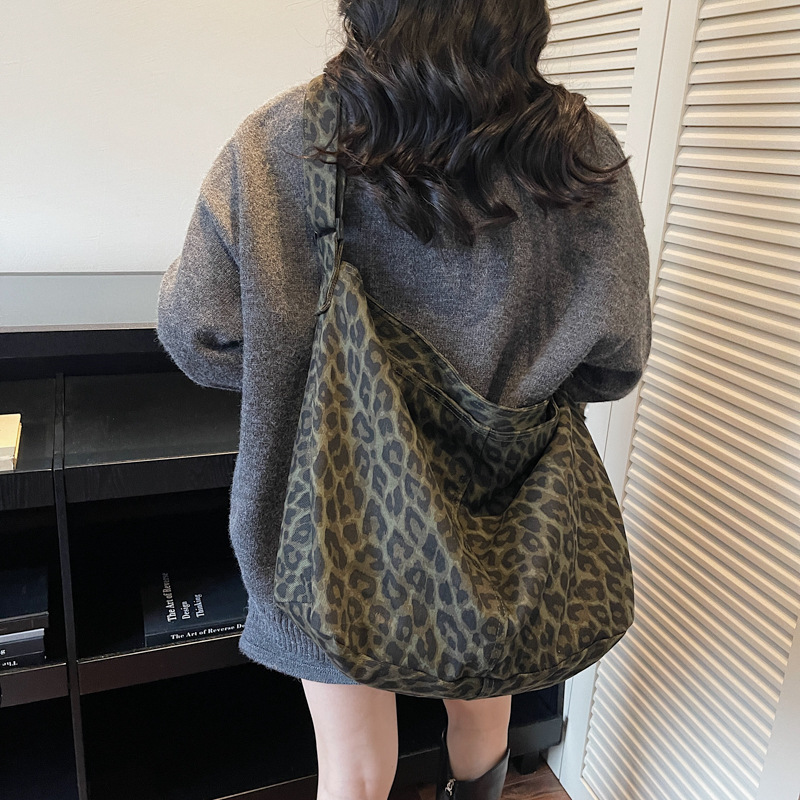 Laid-back Style Camouflage Large-capacity Fashionable Womens Crossbody Bag