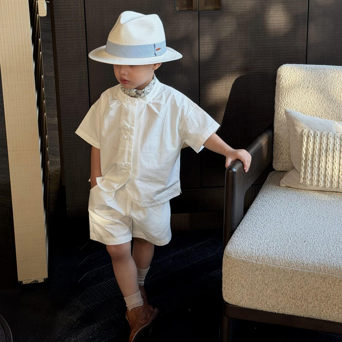 Stylish And Trendy Kids Versatile White Short-sleeve Shirt And Shorts