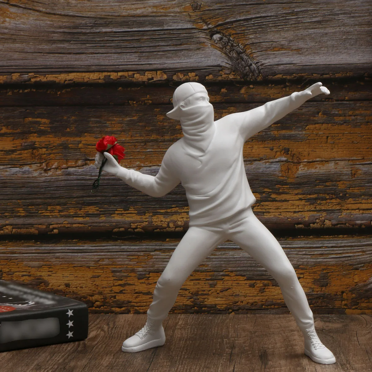 1 PC Resin Banksy Sculptures Flower Thrower Statue Home Decoration Desk Accessories Collectible Figurine Decorative Inter photo 2