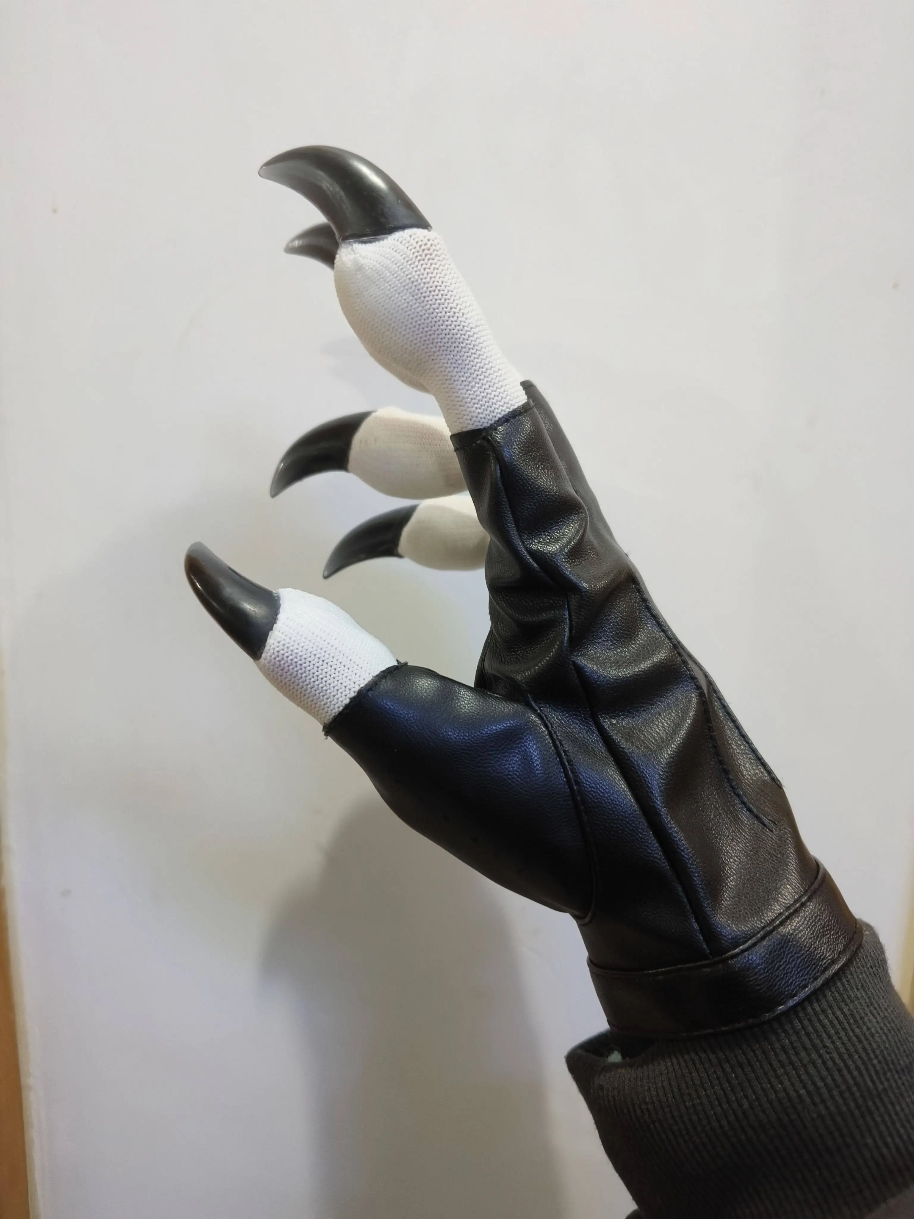 Furry Fursuit Claw Gloves Unisex PU Leather Animal Paws with Simulation Nails Breathable Cosplay Accessories for Halloween photo 2
