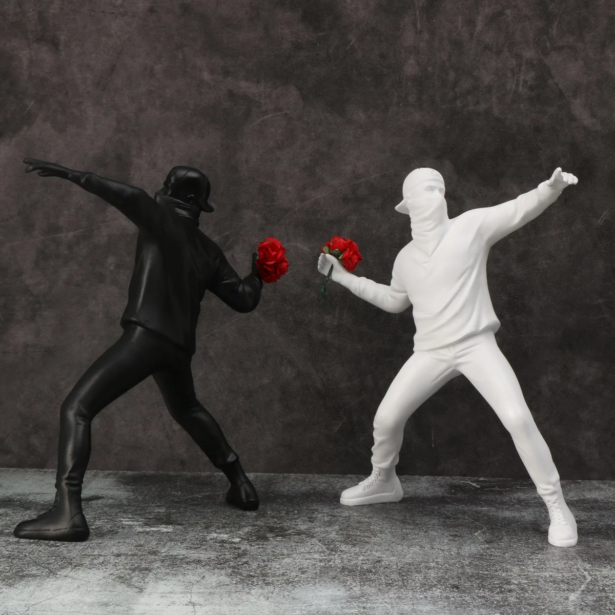 1 PC Resin Banksy Sculptures Flower Thrower Statue Home Decoration Desk Accessories Collectible Figurine Decorative Inter photo 4