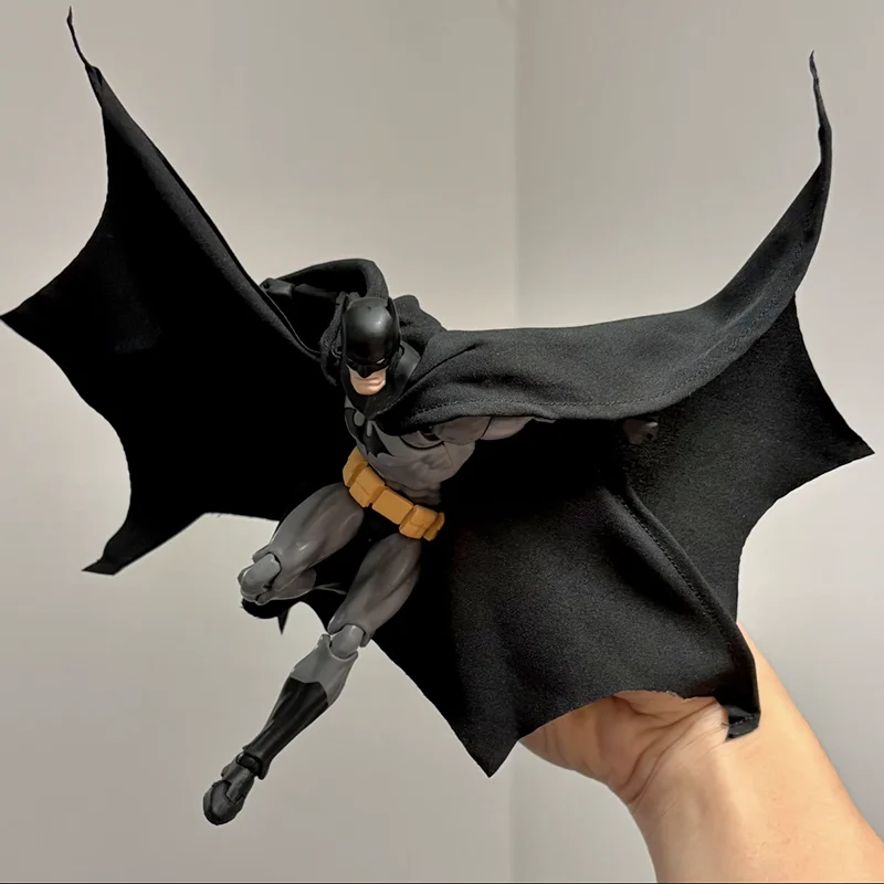 Ct Toys Mafex 126 Batman Action Figures In Stock Justice League Hush Batman Figurine The Dark Knight Collection Toy Gift photo 3