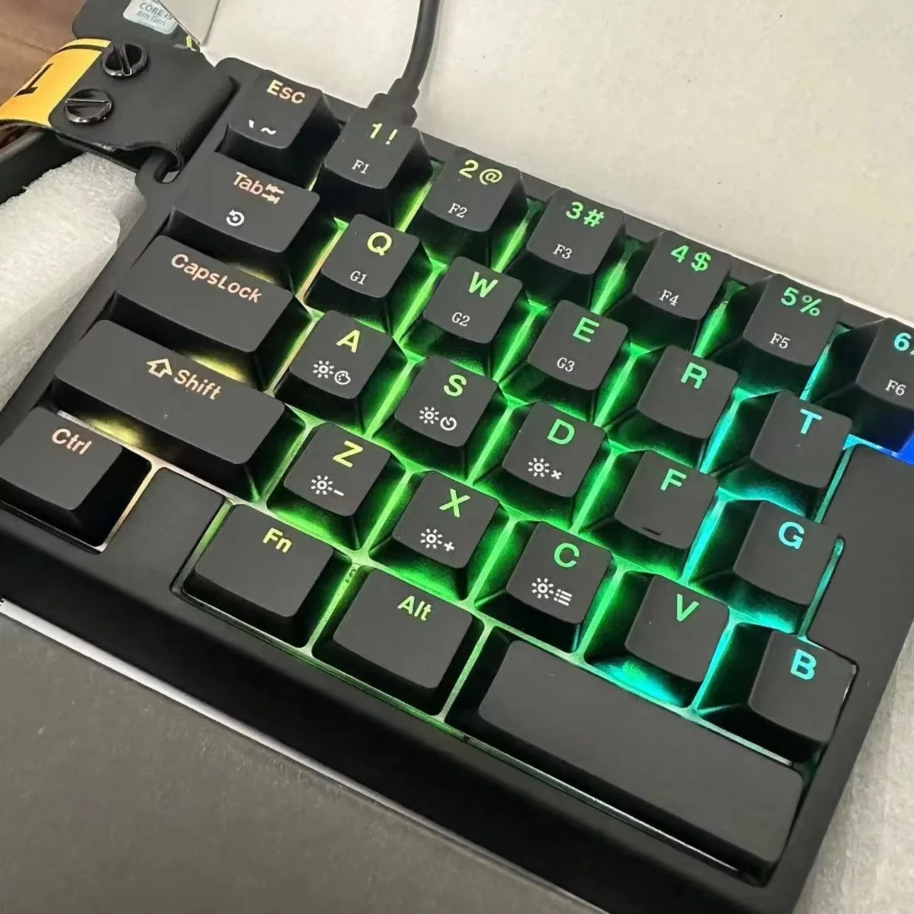 HE30 Mechanical Gaming Keyboard 29keys Magnetic Switch 8000HZ Support Macro Programming RGB Light One-Handed E-Sports Keyboard photo 2