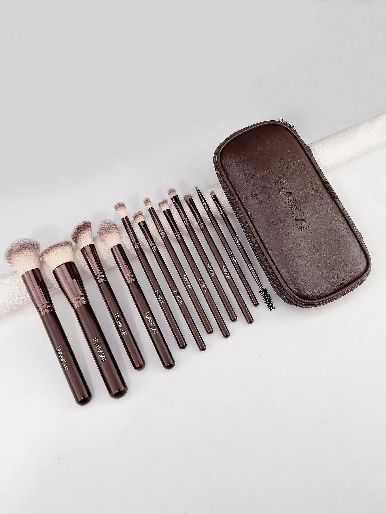 12pcs Brown Makeup Brush Set With PU Zipper Bag, Wooden Handle With Soft Synthetic Bristles, Suitable For Face And Eye Makeup photo 4