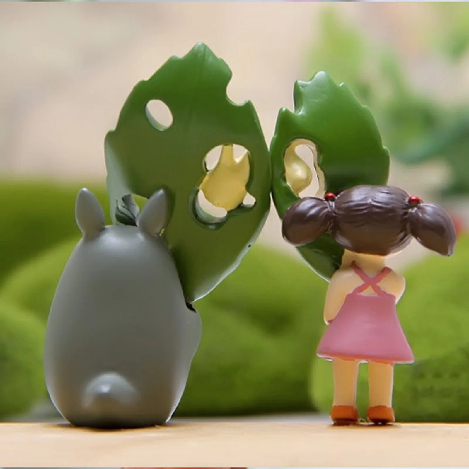 1Pcs Cute Desktop Decoration Totoro Figurine Holding Leaf Totoro Ornament for Living Room Home Decor Items Wall Birthday Gift photo 2