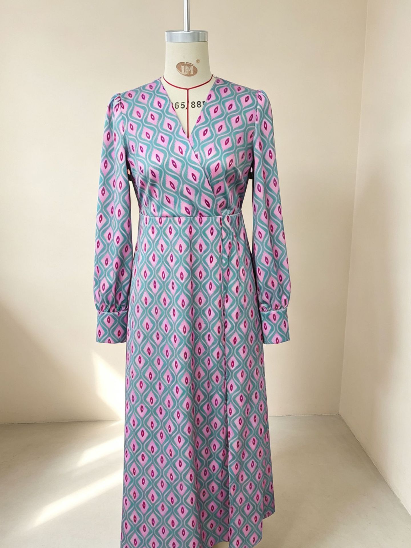Exclusive For Amazon Cross-border Printed V-neck Dress With Long Sleeves, Waist-cinching, Slimming, Resort-style Long Dress For Women, Plus Size photo 4