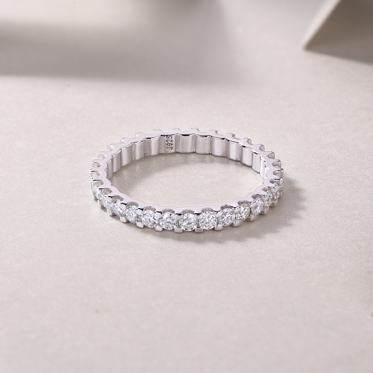 S925 Silver 1.7g Platinum Plated Moissanite Eternity Ring, 2.0mm 30pcs D VVS1 Pave Band, GRA Certified US 5-9 photo 2