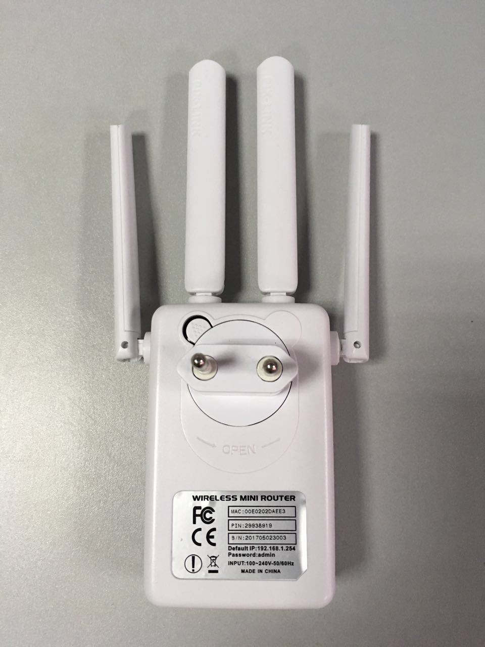 Four Antenna Wireless Router Repeater photo 4