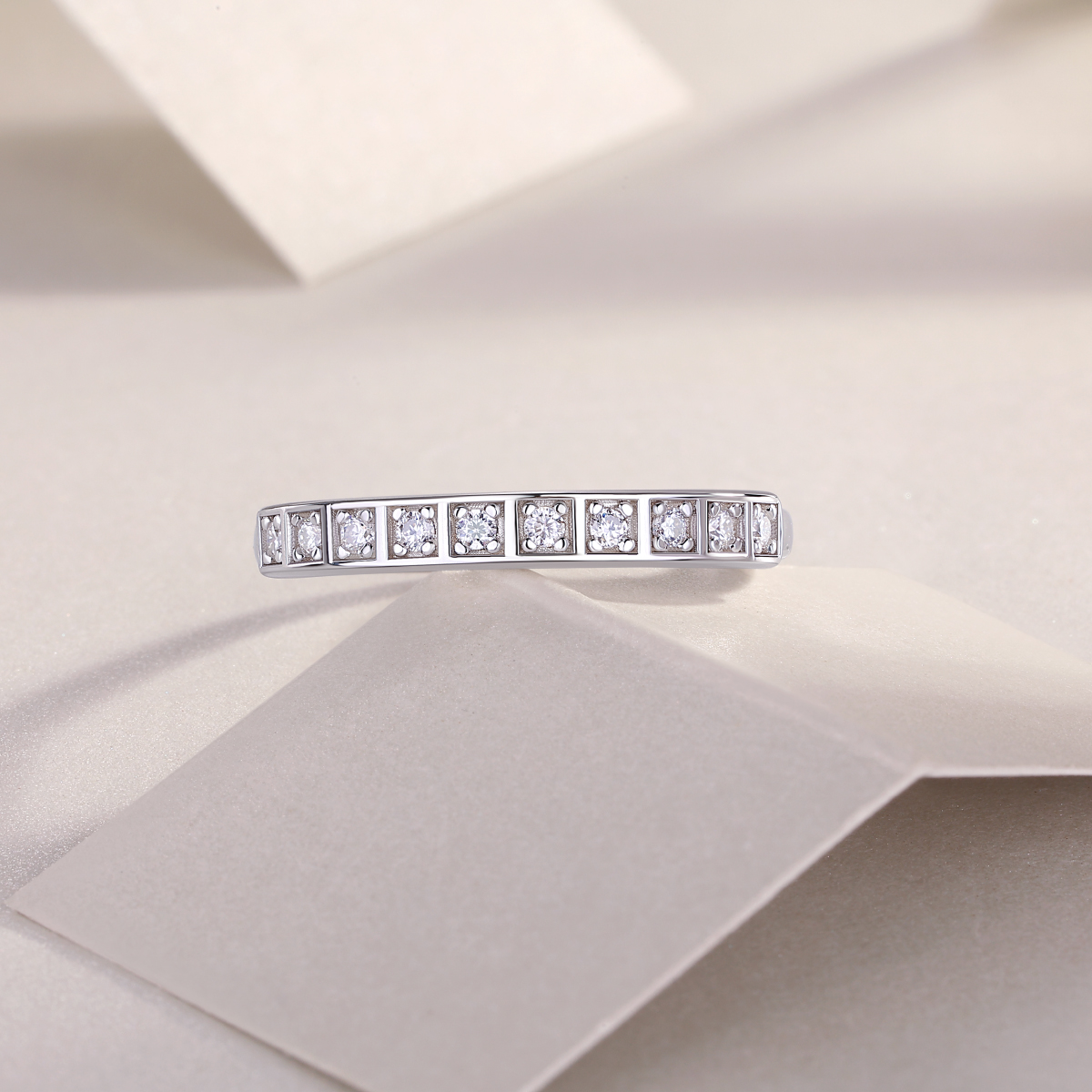 S925 Silver 1.6g Platinum Plated Moissanite Ring, 2.7mm Channel Set Band, D VVS1 GRA US 5-9 photo 5