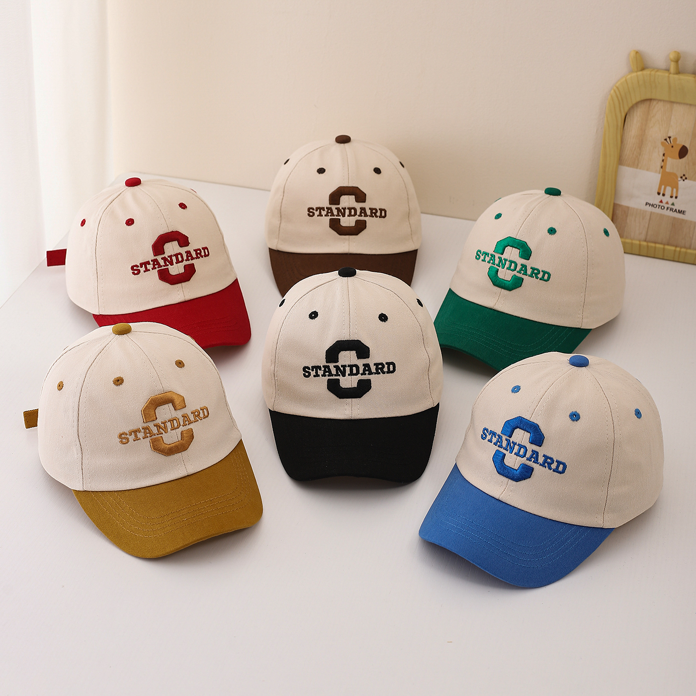 Children's Multi-color Creative C-shaped Letter Embroidery Adjustable Fashionable Casual Bowler Baseball Cap Suitable For Travel And Sports photo 4