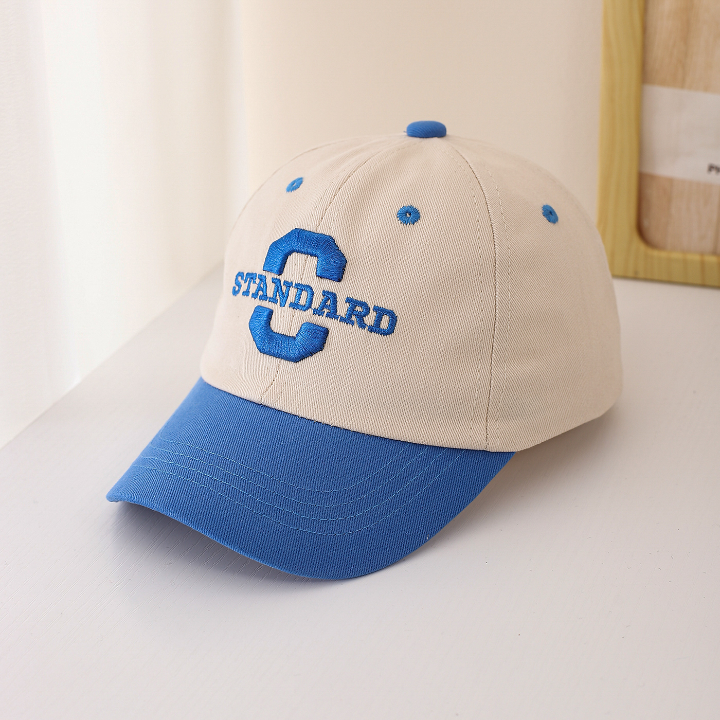 Children's Multi-color Creative C-shaped Letter Embroidery Adjustable Fashionable Casual Bowler Baseball Cap Suitable For Travel And Sports photo 3