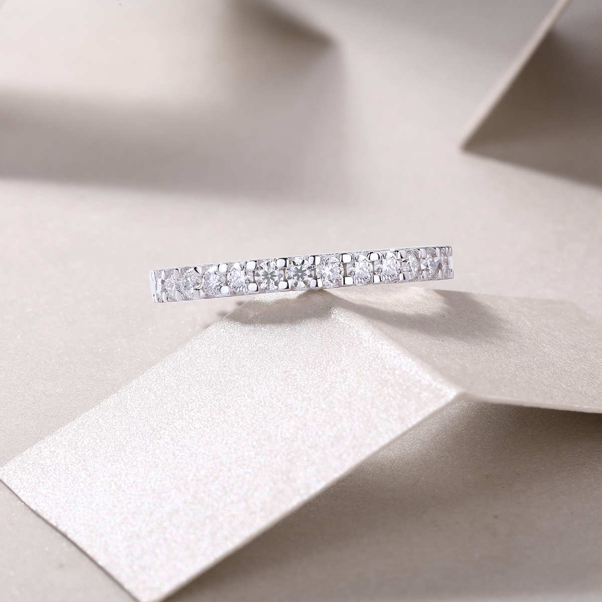 S925 Silver 1.7g Platinum Plated Moissanite Eternity Ring, 2.0mm 30pcs D VVS1 Pave Band, GRA Certified US 5-9 photo 4