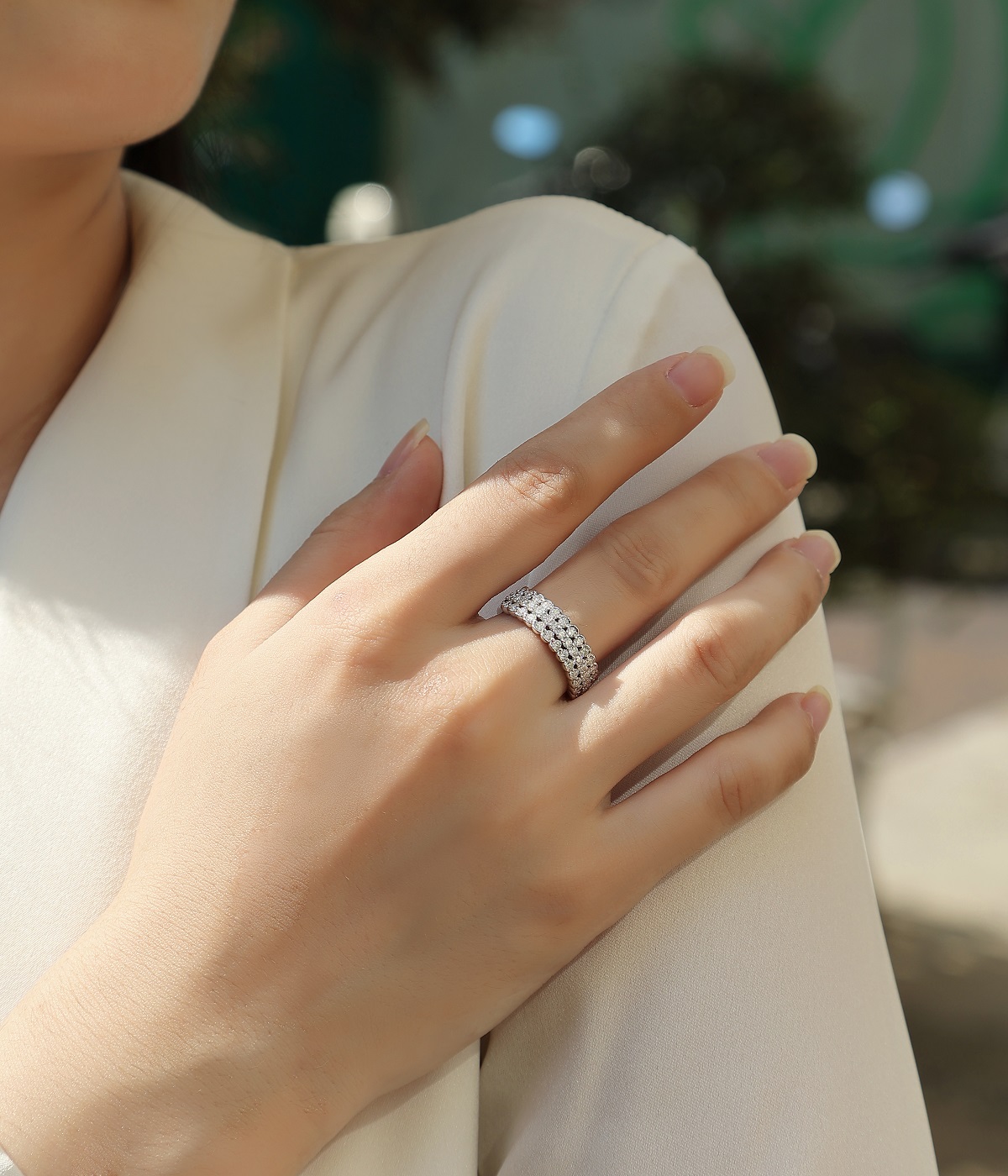 S925 Silver 3.6g Platinum Plated Moissanite Ring, 6.0mm 42pcs D VVS1 Triple Row Pave Band, GRA Certified US 5-9 photo 7
