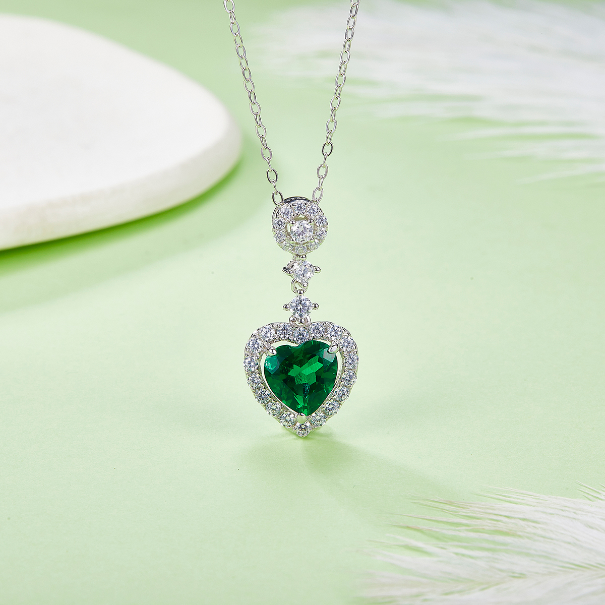 S925 Silver 4.2g Platinum Plated 1.45ct Lab-Created Emerald Heart Necklace, 8mm Halo Pendant, 40&5cm photo 2