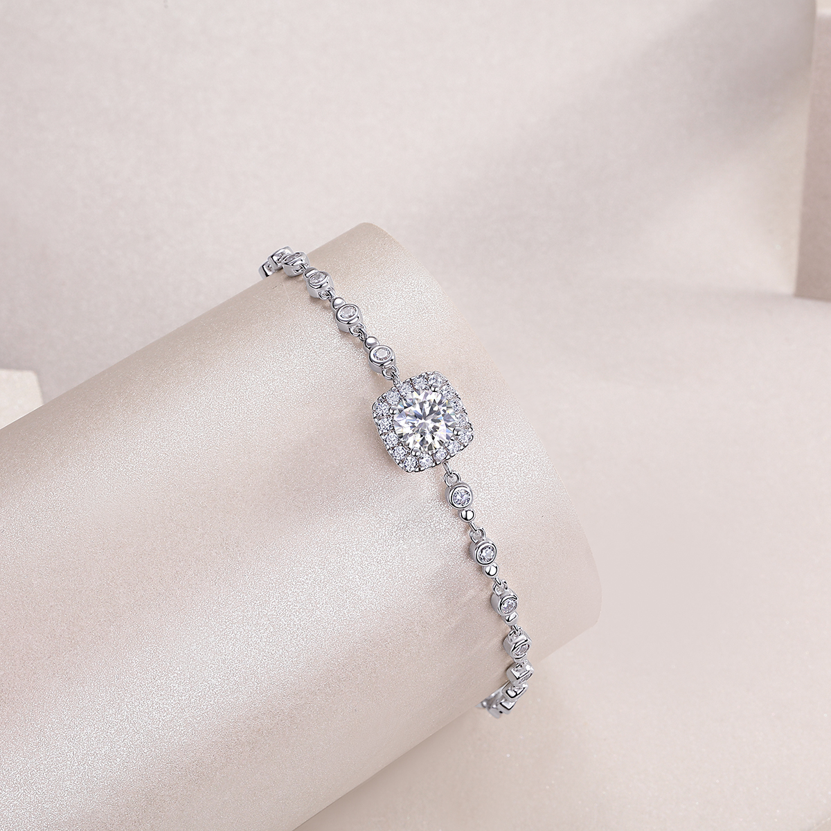 S925 Silver 1ct Cushion Halo Moissanite Bracelet, D VVS1 16&5cm Adjustable, GRA Certified photo 3