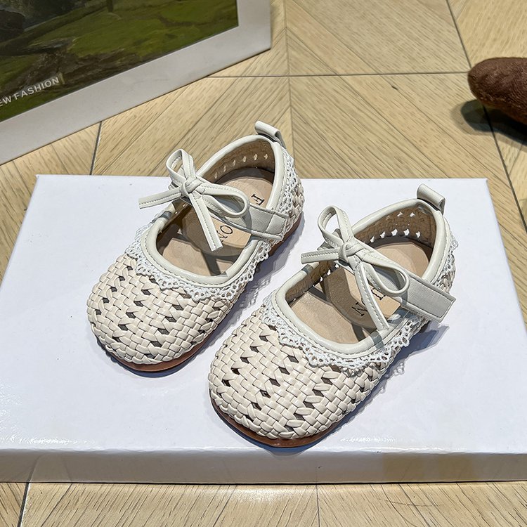 Children's Fashion Hollow Princess Shoes Summer New Style Girls' Soft Bottom Hollow Baotou Little Girls' Anti Slip Sandals photo 7