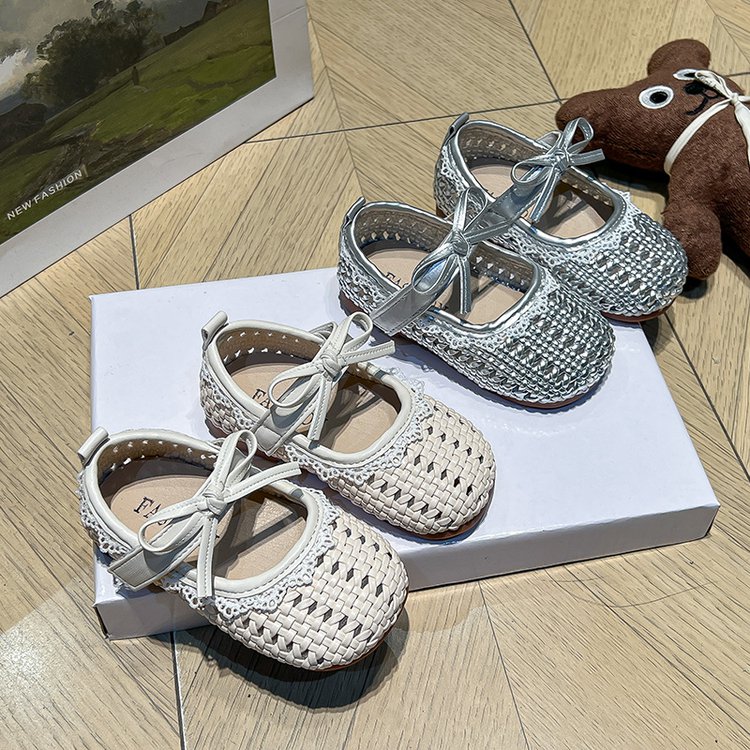 Children's Fashion Hollow Princess Shoes Summer New Style Girls' Soft Bottom Hollow Baotou Little Girls' Anti Slip Sandals photo 5