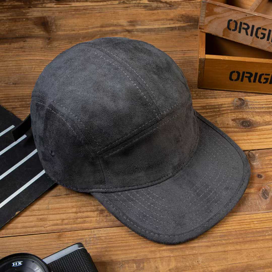 New Men's And Women's Solid-color Soft-top Stylish Casual Short-brim Baseball Caps For Couples To Go Out And Have Fun Together. photo 1