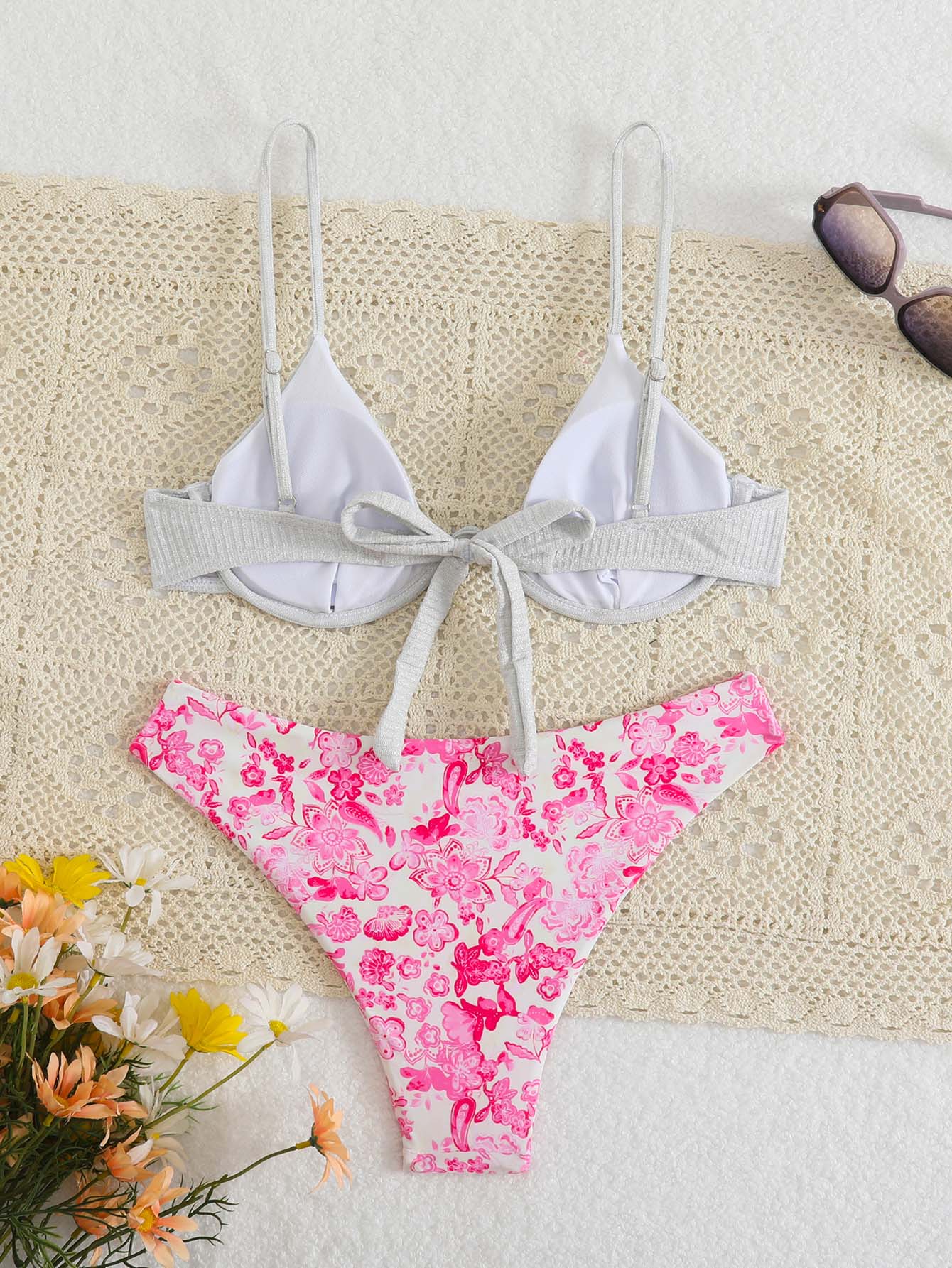 2026 New Solid Color Sexy Circular Cutout Split Set Swimsuit Straps Over-the-Shoulder Halter Two-Piece Bikini Set photo 2