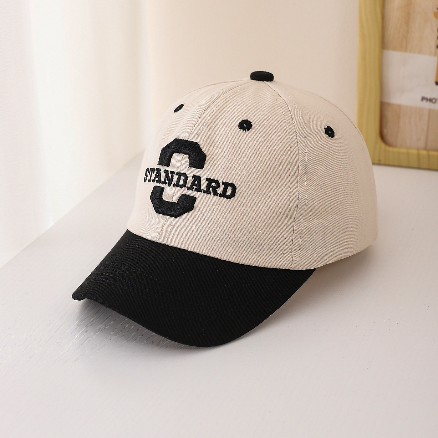 Children's Multi-color Creative C-shaped Letter Embroidery Adjustable Fashionable Casual Bowler Baseball Cap Suitable For Travel And Sports photo 1
