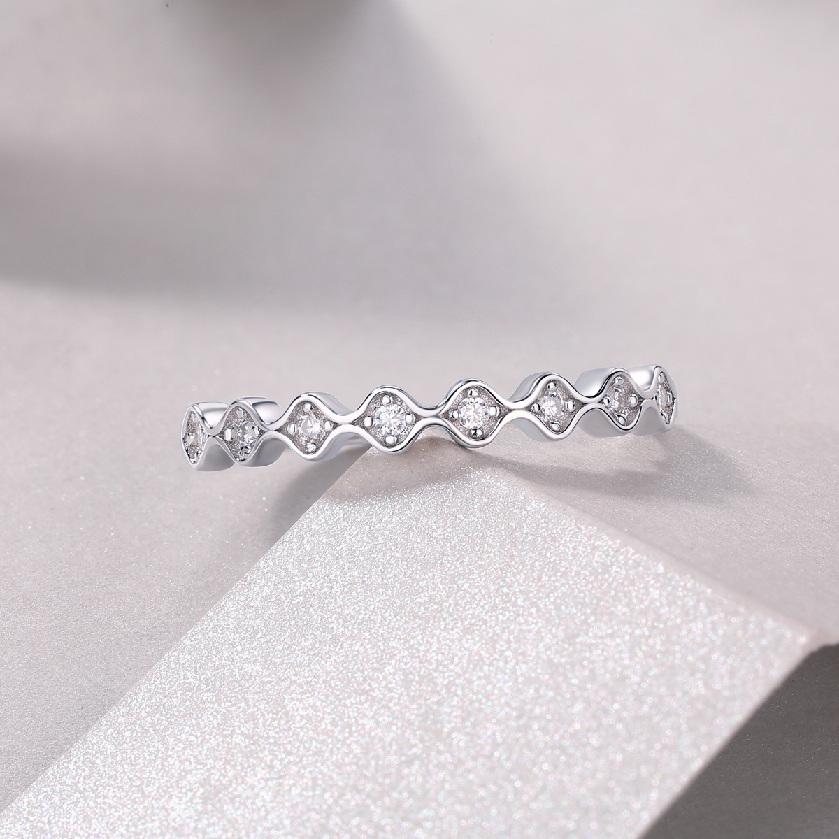 S925 Silver 1.4g Platinum Plated Moissanite Ring, 3.0mm Wavy 8pcs D VVS1 Curved Band, GRA Certified US 5-9 photo 3