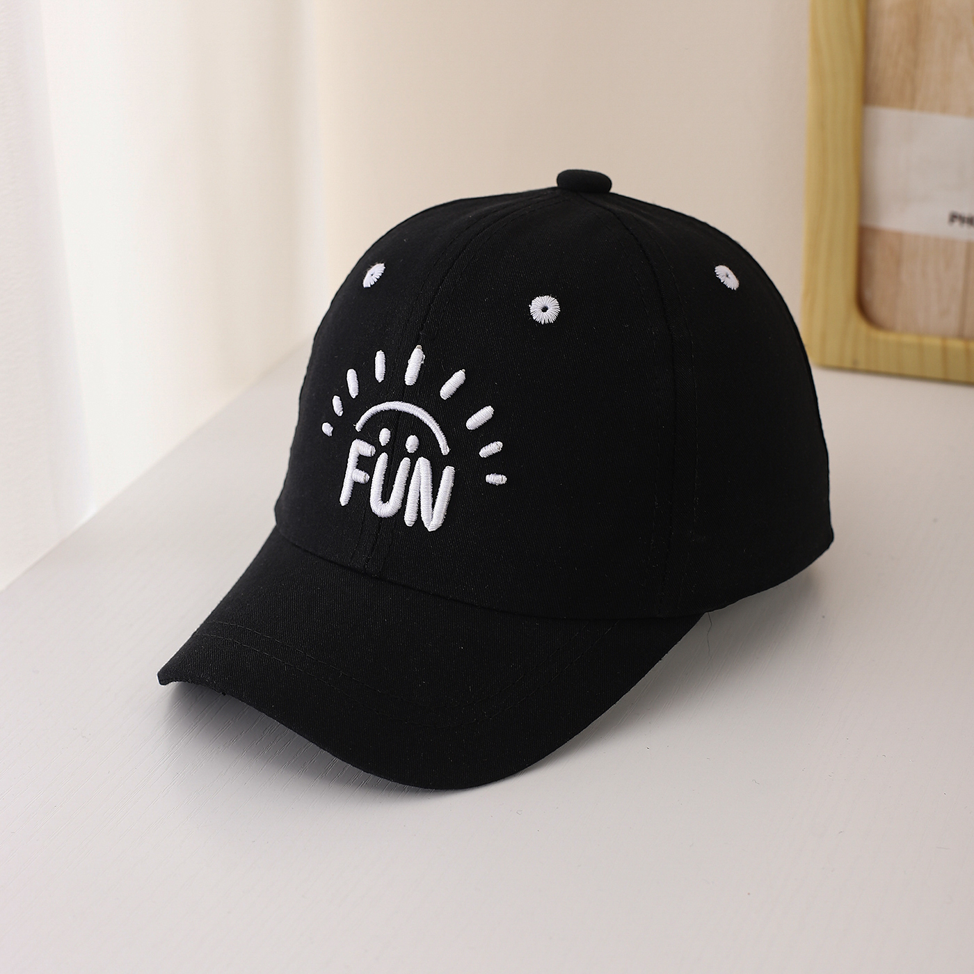 Children's Single-color Three-dimensional Letter Sun Embroidery Adjustable Simple Casual Baseball Cap Suitable For Outdoor Outings And Shopping photo 1
