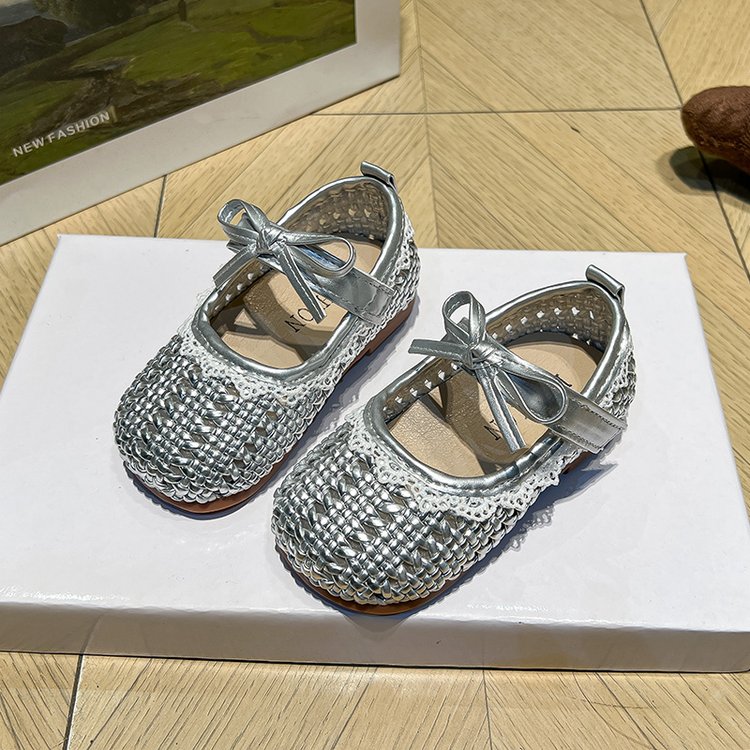 Children's Fashion Hollow Princess Shoes Summer New Style Girls' Soft Bottom Hollow Baotou Little Girls' Anti Slip Sandals photo 6