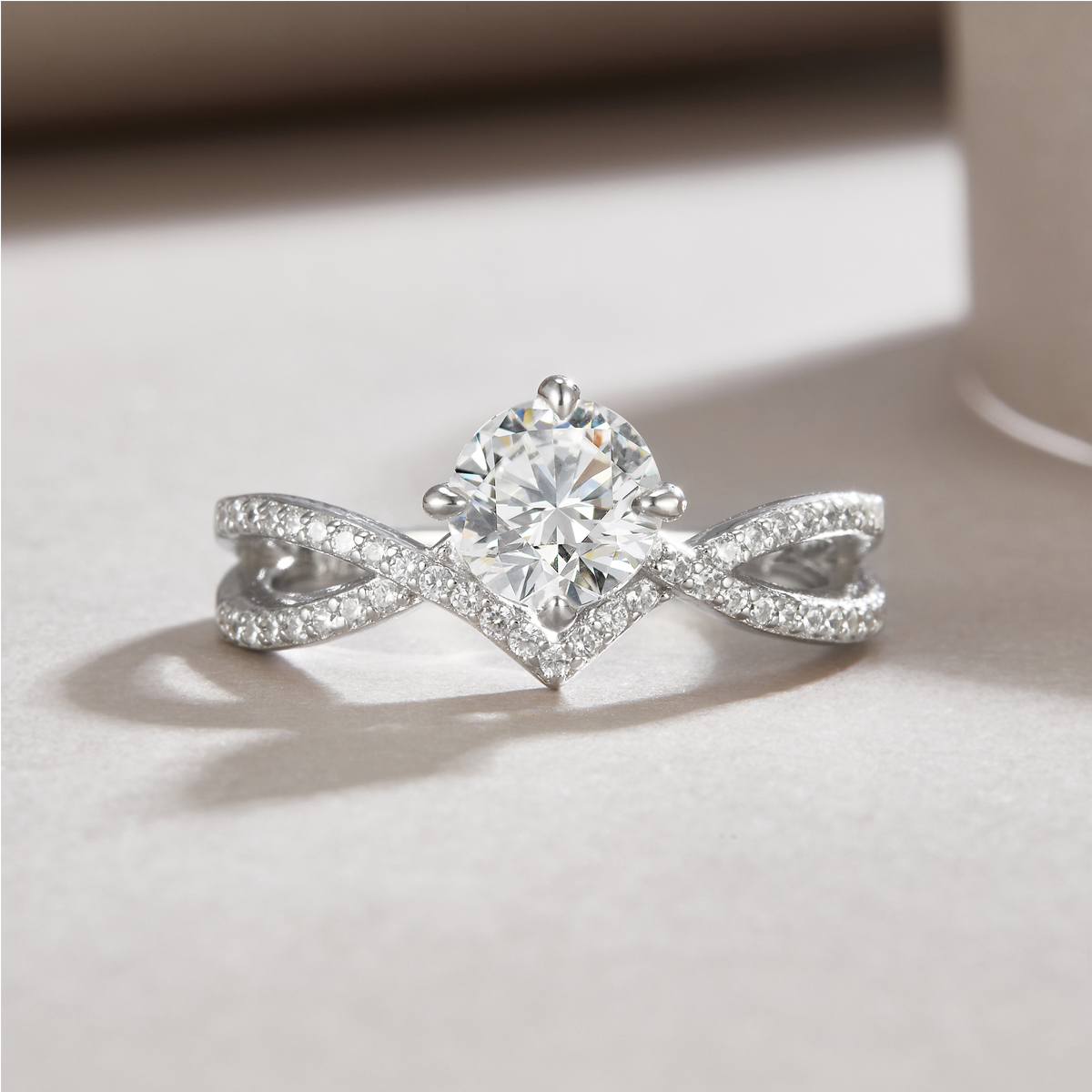 S925 Silver 3.3g Platinum Plated Moissanite Ring, 1ct 6.5mm D VVS1 Criss Cross Band, GRA Certified US 5-9 photo 4