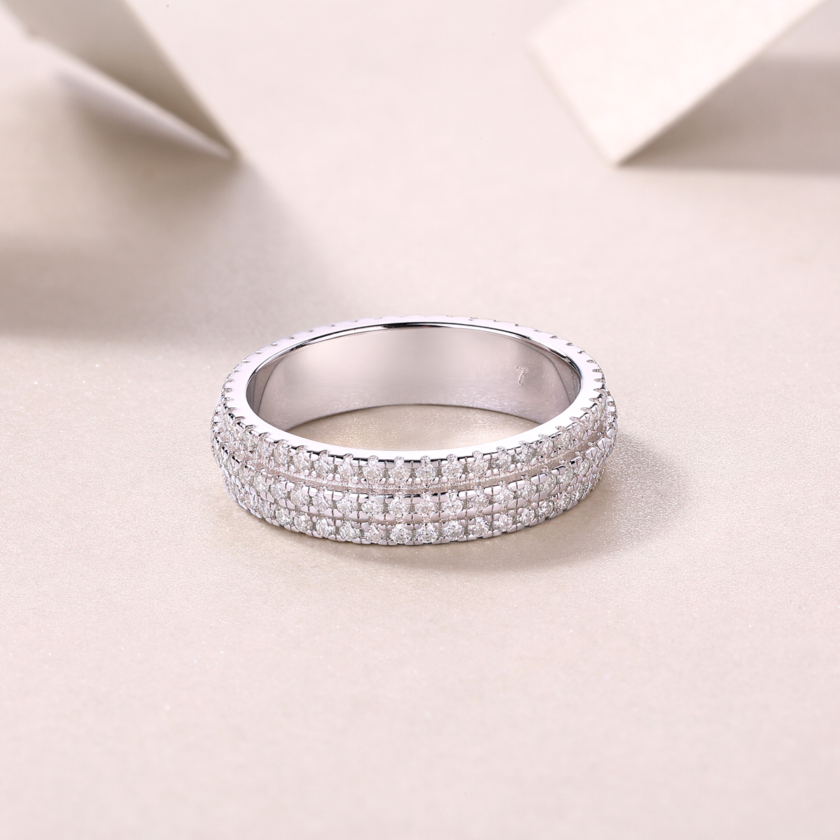 S925 Silver 4.0g Platinum Plated Moissanite Ring, 5.0mm 140pcs D VVS1 Pave Band, GRA Certified US 5-9 photo 2