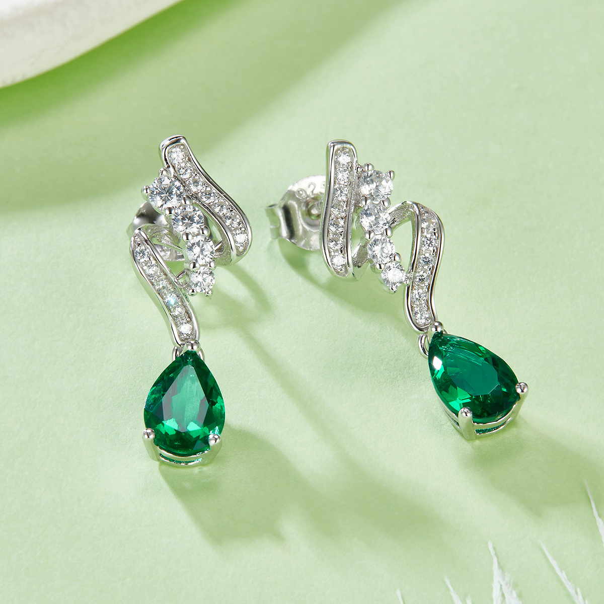 S925 Silver 2.4g 1.52ct Lab-Created Emerald Drop Earrings, 8x5mm Pear Cut photo 2
