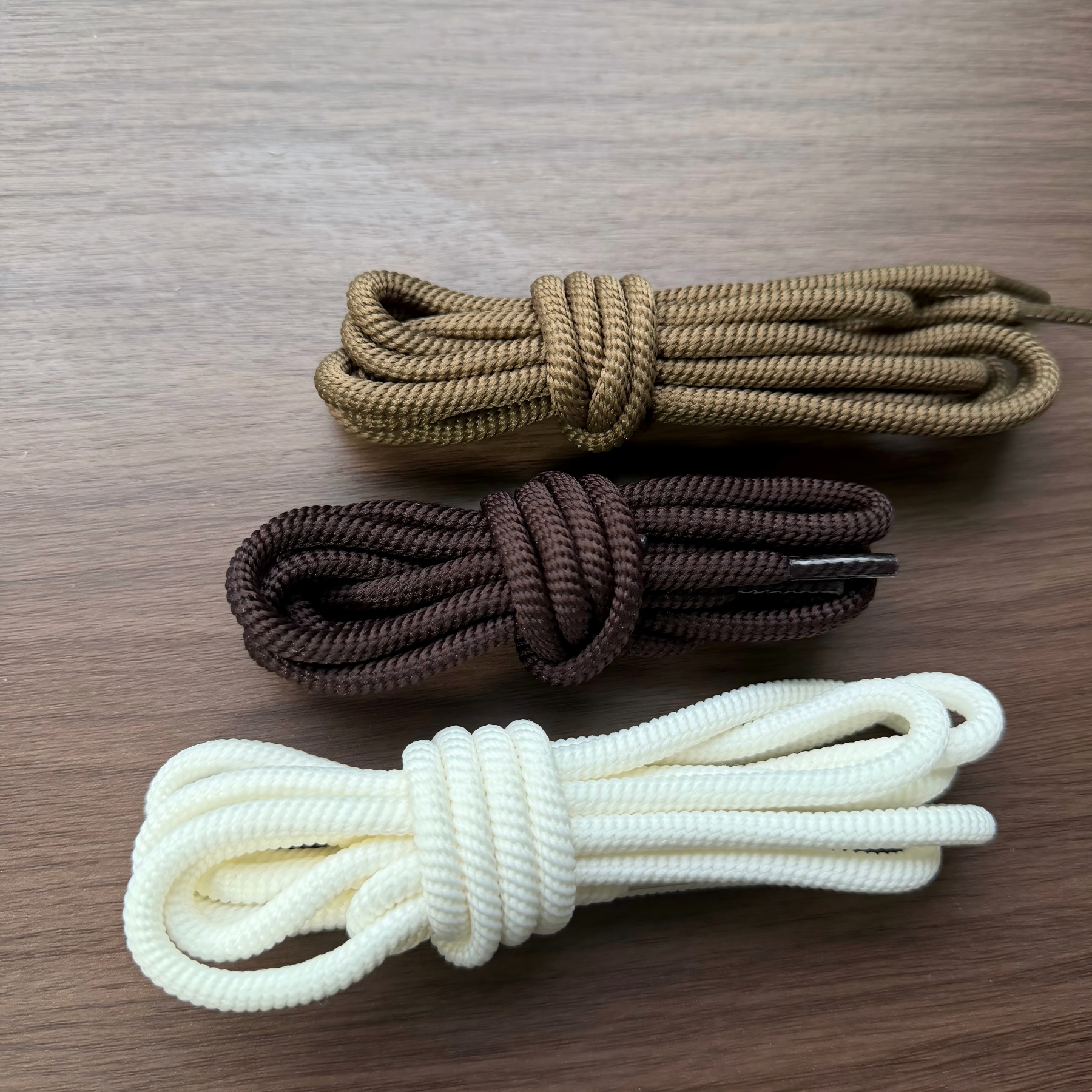 Round Solid-Color Ribbed Shoelaces photo 2